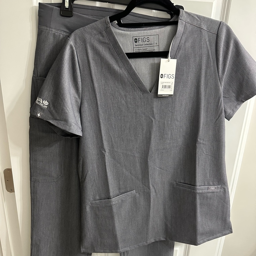 Figs Women's Gray V-Neck Scrub Top and Pants Set